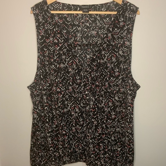 3/20$ Torrid size 4 floral tank. - Picture 1 of 4